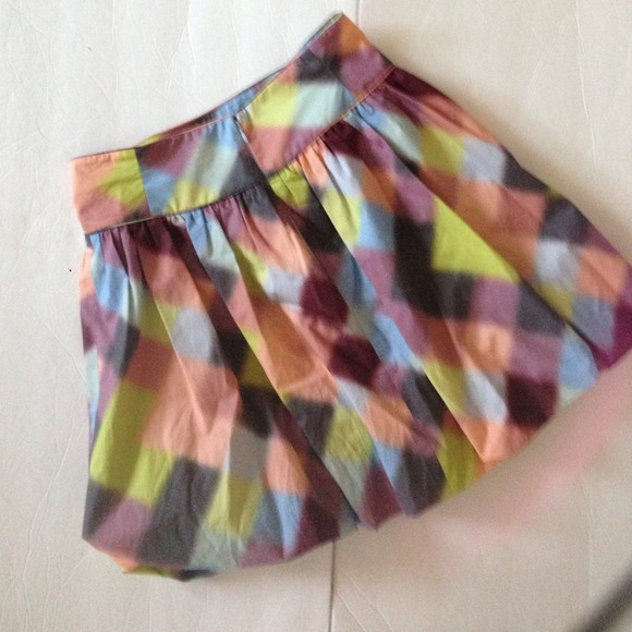 SOLD--KATE SPADE SATURDAY LET LOOSE SKIRT SIZE 6 - Picture 2 of 3