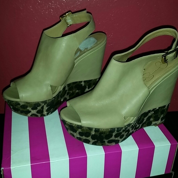 Jessica Simpson Wedges
