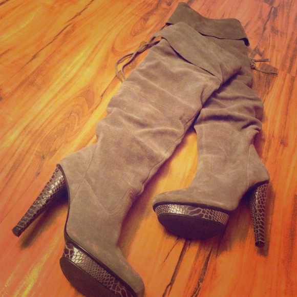 🎉reduced💗beautiful taupe over the knee boots