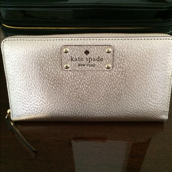 KATY SPADE wallet NEW😘👌the price is FIRM