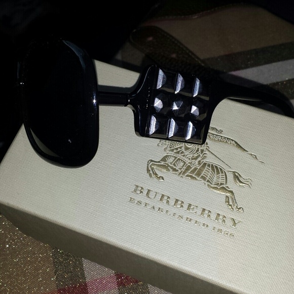 Burberry sunglasses-made in italy main image 4