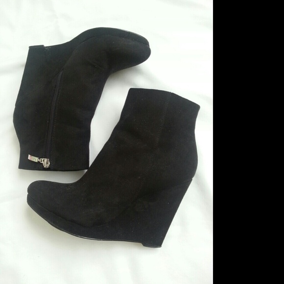 Guess Boots - Guess suede Black wedge booties