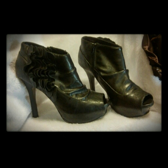 Sexy black, peep-toe, ankle boots...Nite Out Any1!