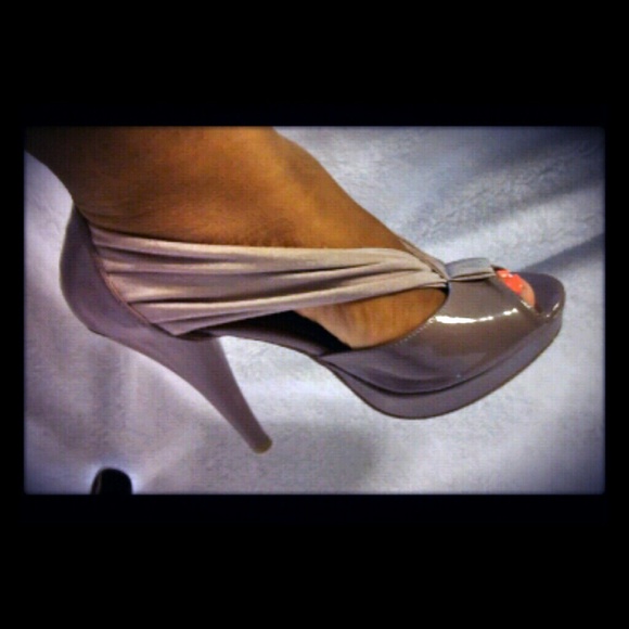 Lavender patent lthr & cloth, peep-toe pumps.