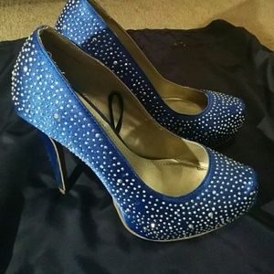 Heels/ pumps