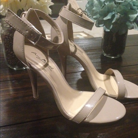 Anne Michelle tan heels