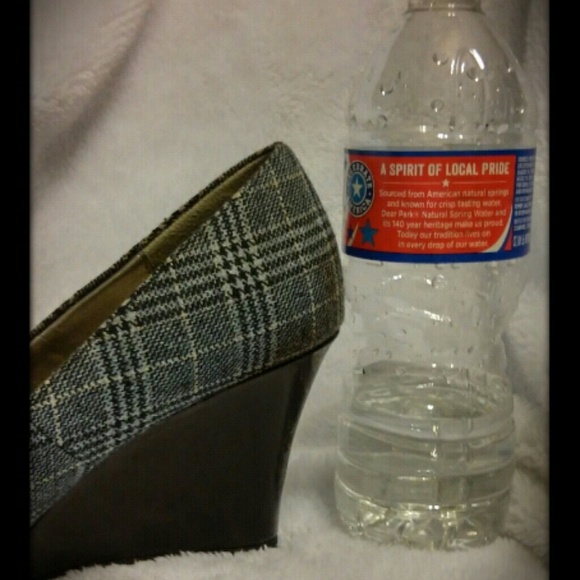 Plaid, round- toe, patent heeled wedges. - Picture 3 of 4