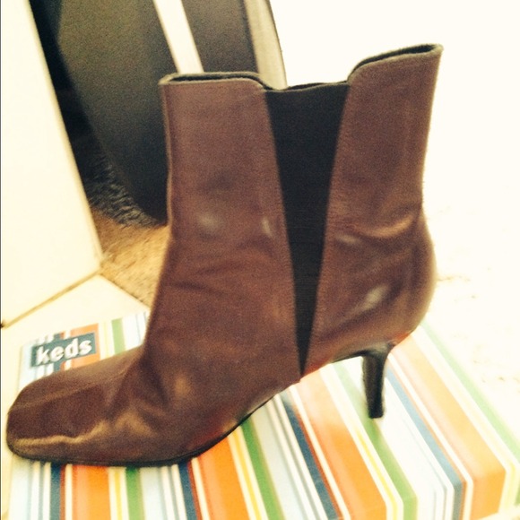 Size 9 Boots - Plum & Black