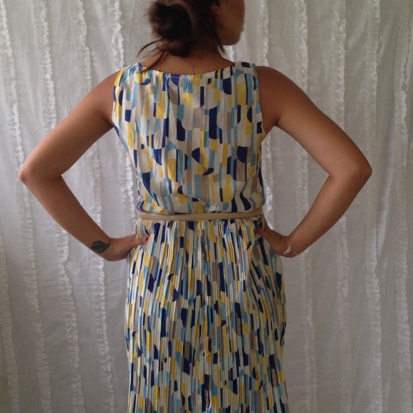 🚫SOLD🚫💛💙RETRO MIDI DRESS💙💛 - Picture 4 of 4