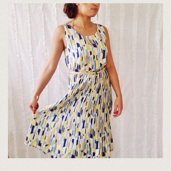 🚫SOLD🚫💛💙RETRO MIDI DRESS💙💛 - Picture 3 of 4