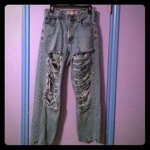 Distressed boyfriend jeans!