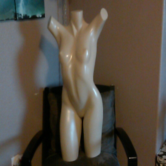 MANNEQUIN, BODY FORM, CURVY BRAZILIAN MODEL