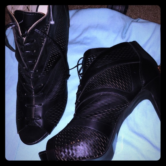 Black bootie style boot, high heel Just fab