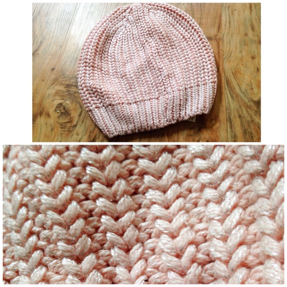 American Eagle Outfitters Accessories - 🆕AEO Slouchy Pink Metallic Beanie Hat