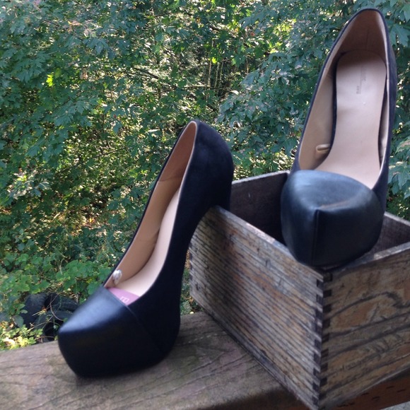 Zara - Picture 2 of 2