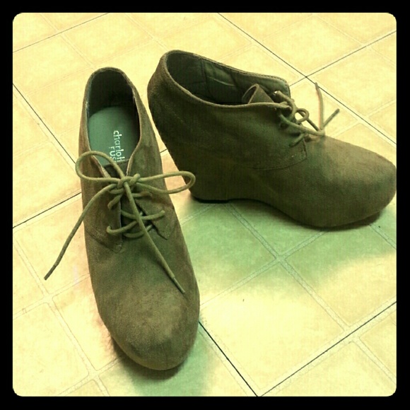 Shoes - Picture 1 of 1