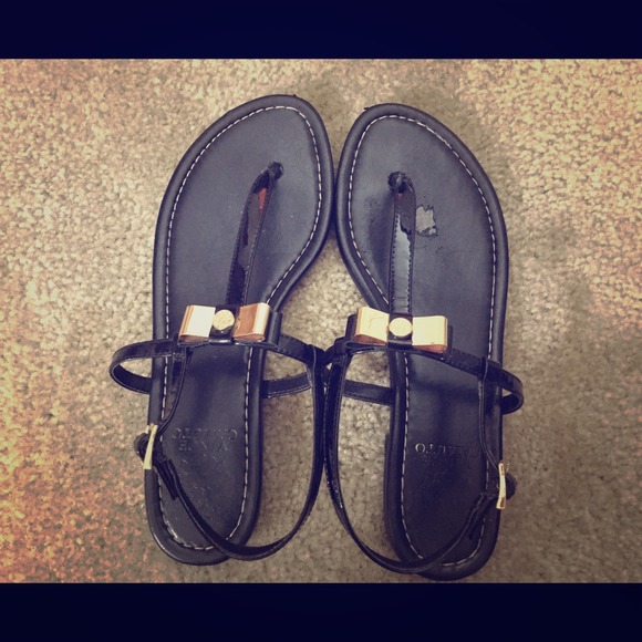 vince camuto bow sandals