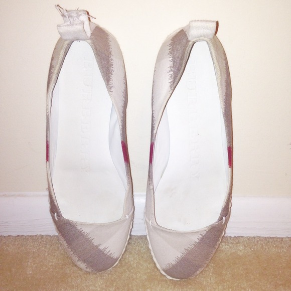 AUTHENTIC BURBERRY ESPADRILLES