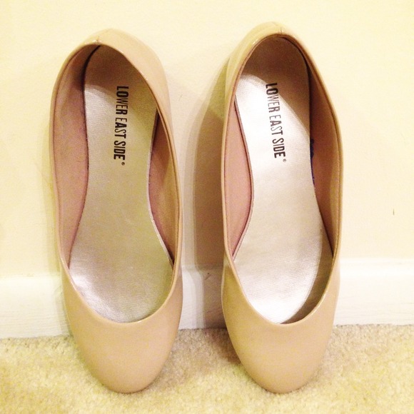 PRE OWNED NUDE FLATS