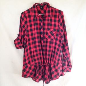 👠SOLD👠 Foreign Exchange Red & Black Plaid Top