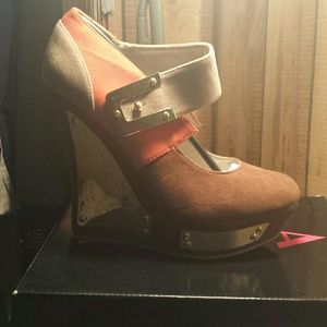 ALBA size 8 wedges