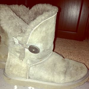 Ugg Bailey Button