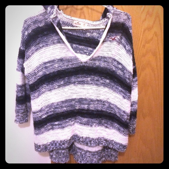 Hollister hooded sweater XS