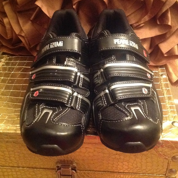 Great Condition - Cycling Shoes with Cleats.