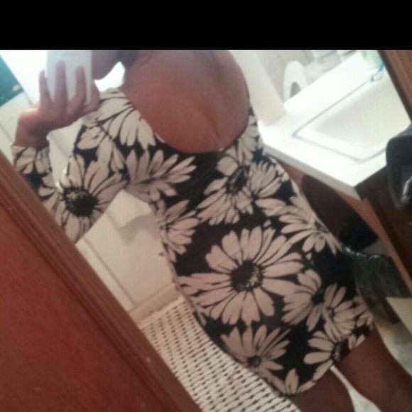 Dress - Picture 3 of 3