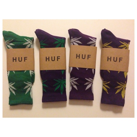 4 pairs of HUF socks + 2