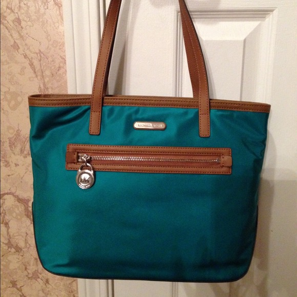 NEW Michael Kors Kempton NylonTote