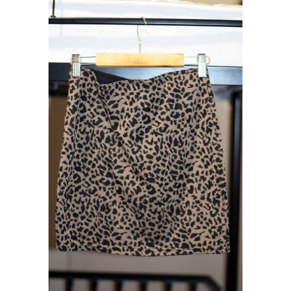 Leopard print skirt