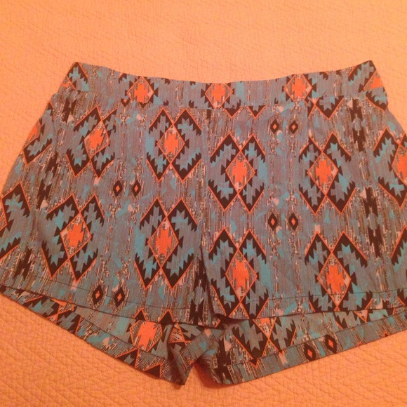 Printed soft shorts size 3X