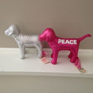2 VS Pink Dogs