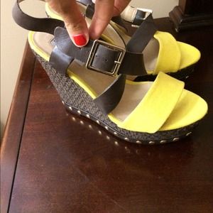 Steve Madden two toned wedges