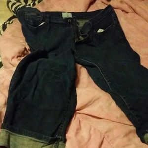 Levi dark wash capris