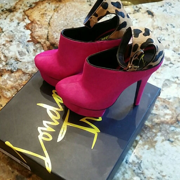 Platform Heel Bootie Great Condition w/Box