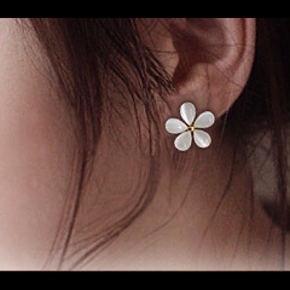 earrings - Picture 2 of 2