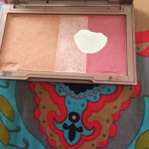 Used naked bronzer pallet