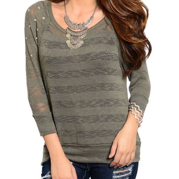 🍬Gorgeous olive green sweater🍬