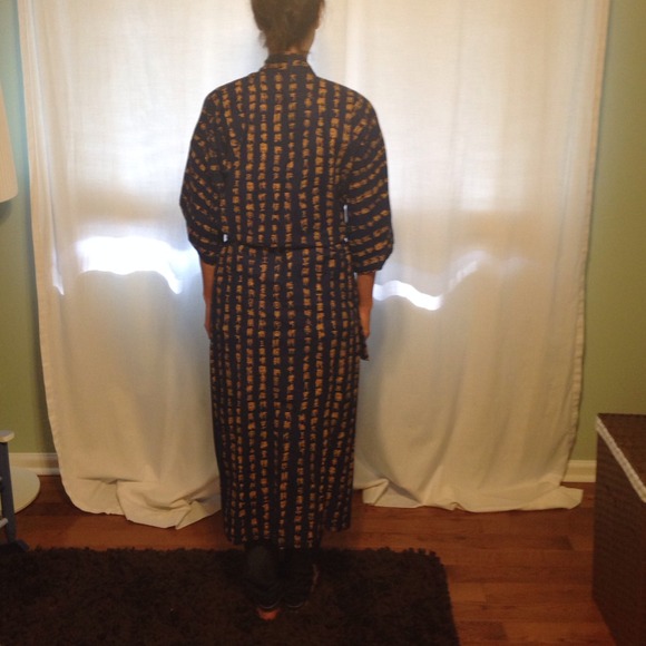 Authentic Chinese woman's robe. - Picture 2 of 4