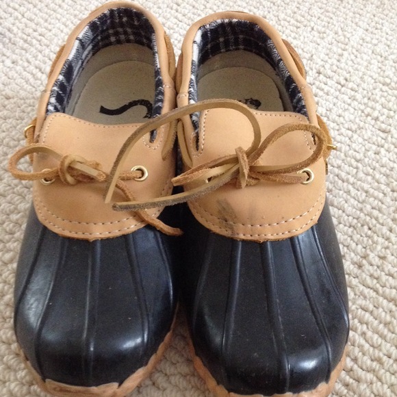 Sporto rain shoes! Similar to llbean duck boots!