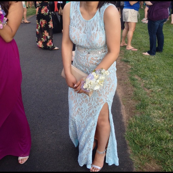 Crystal blue laced prom dress - Picture 2 of 4