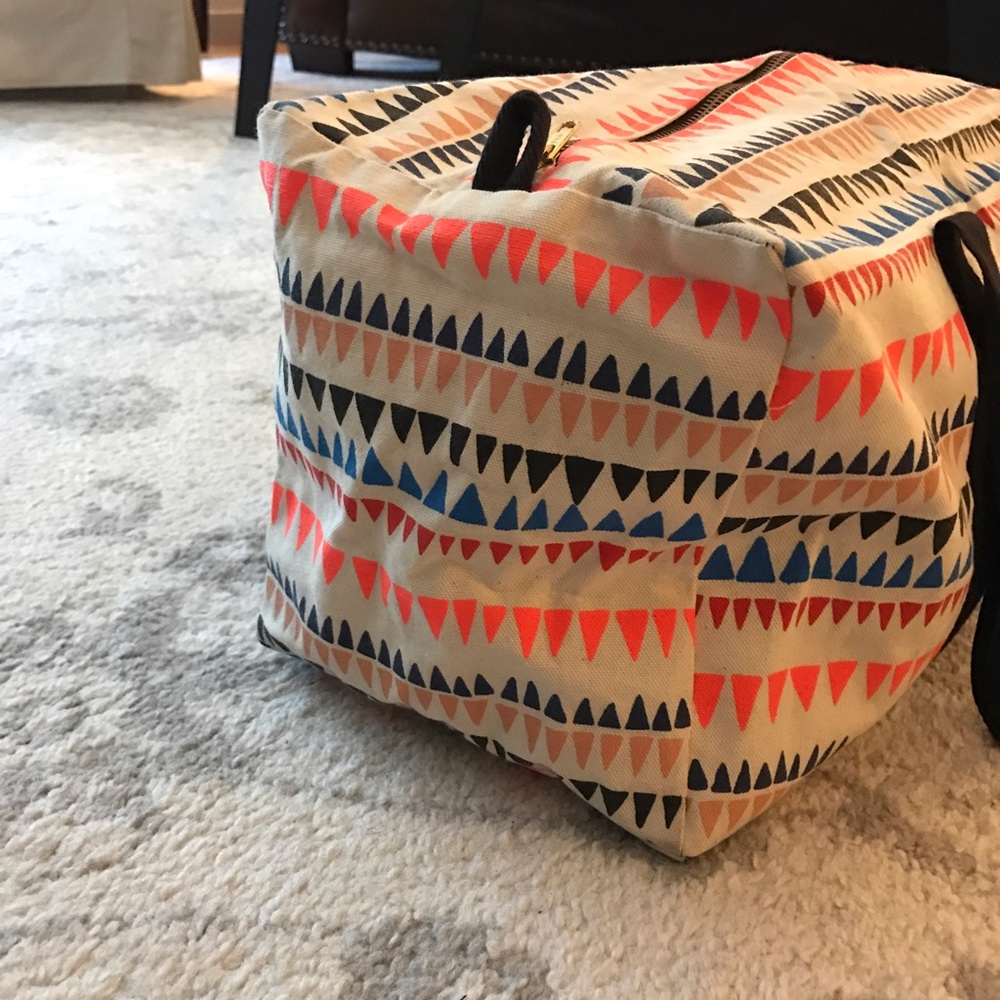 Tribal triangle canvas weekender tote bag - Picture 5 of 8