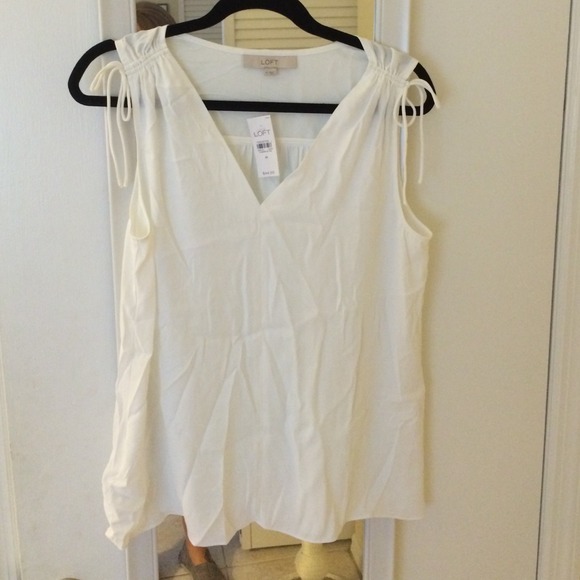 Classic white tank with ties - Picture 1 of 1