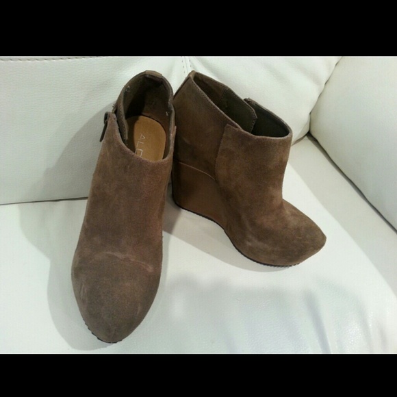 ALDO wedge size 7.5 - Picture 2 of 4