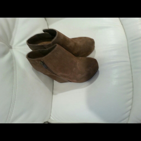 ALDO wedge size 7.5 - Picture 4 of 4
