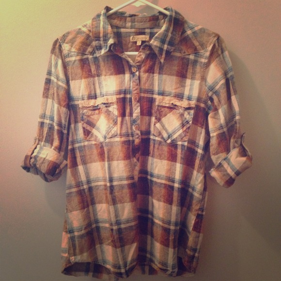 Democracy flannel with lace pockets