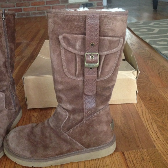💥💥 SOLD💥💥 Ugg Boots - Picture 2 of 4