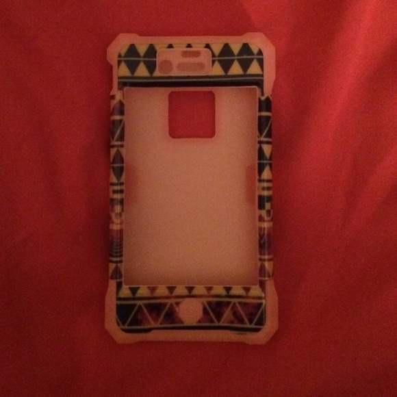 Pink and Aztec design iPhone 4 case